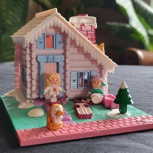 Polly Pocket Polly's Ski Chalet COMPLETE
